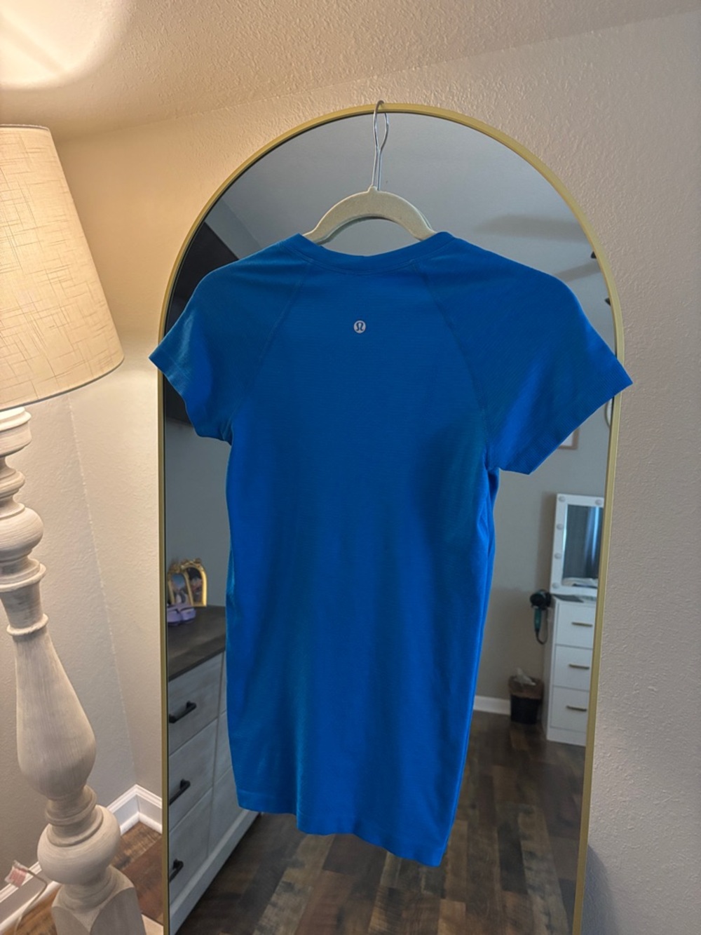 Poolside Lululemon Top - Picture 2 of 3
